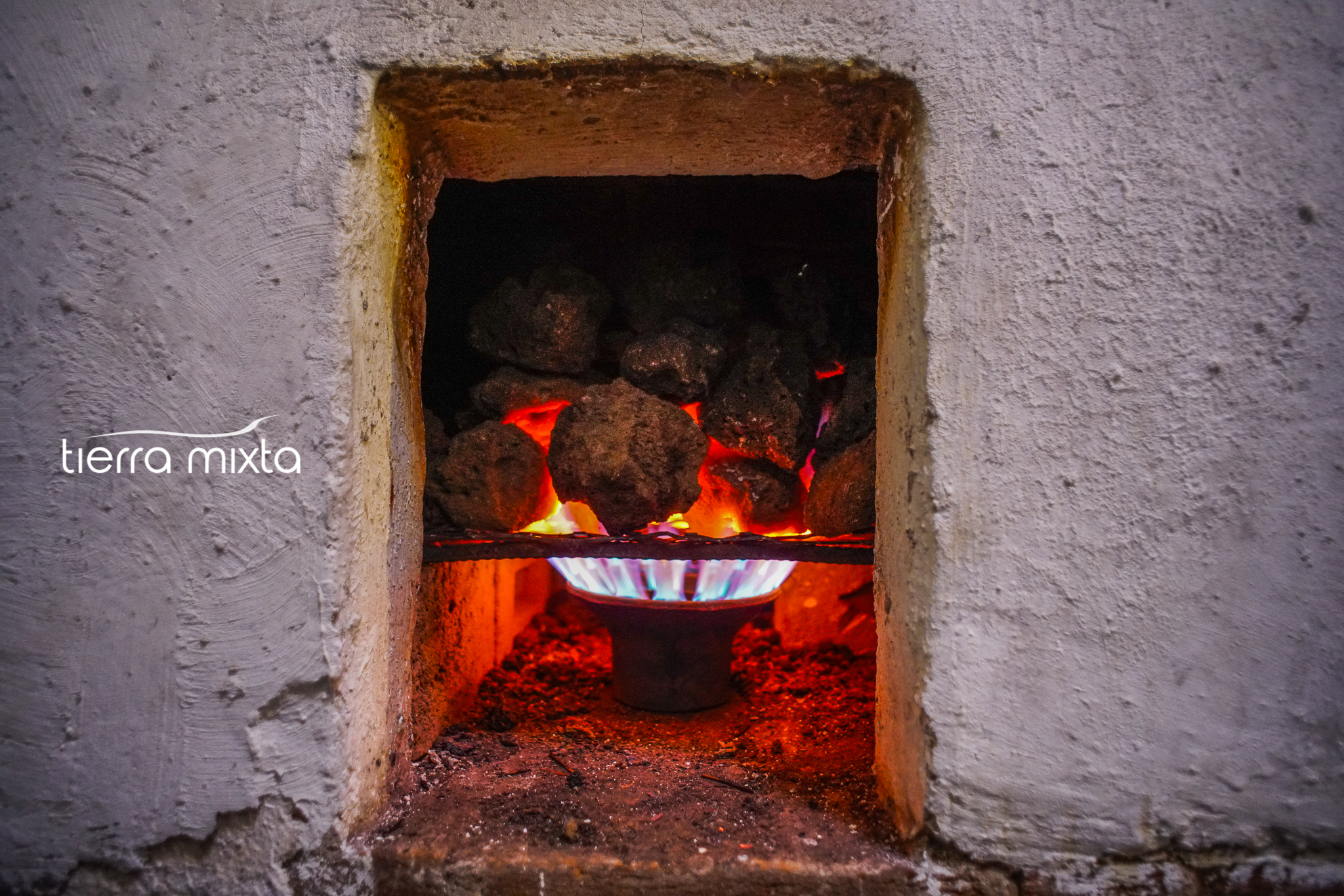 Hervideros Spa _ Tierra Mixta _ Cristian Herrera 2020 (1)